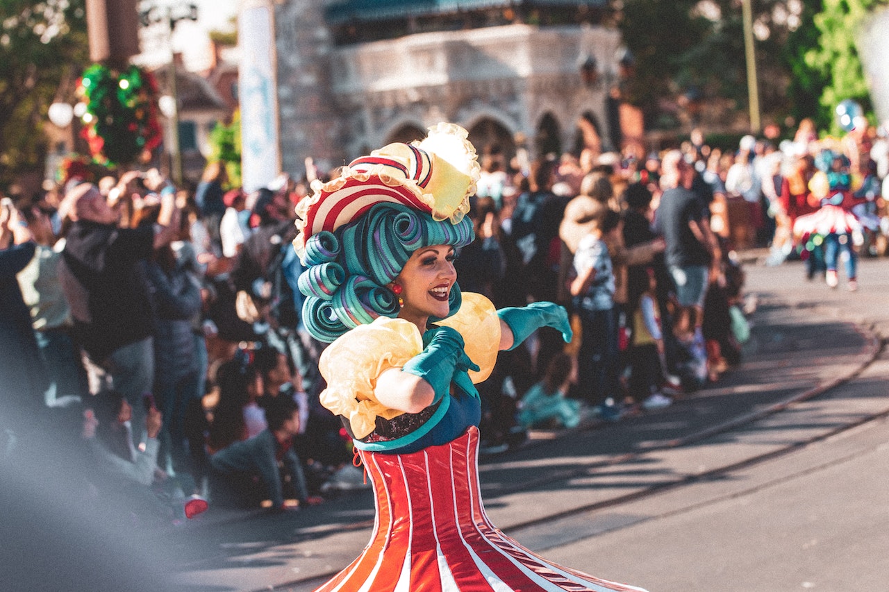 Crowd of People Watching Woman Performing - Orlando